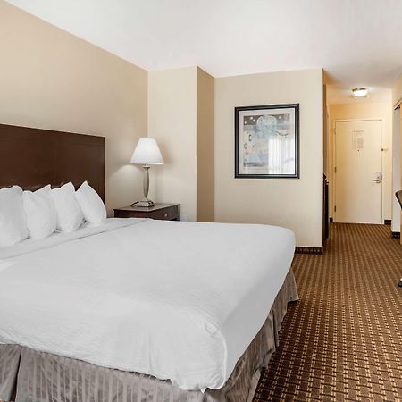 Best Western Plus Philadelphia Airport South - At Widener University Chester Bagian luar foto