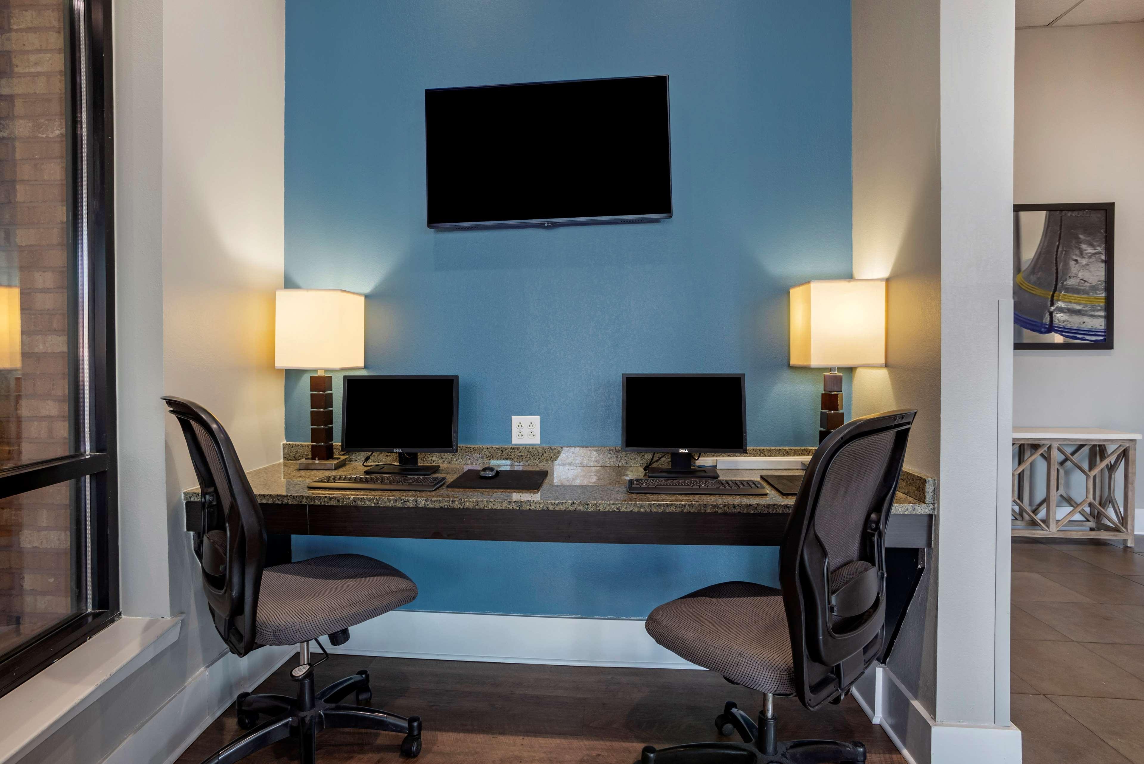 Best Western Plus Philadelphia Airport South - At Widener University Chester Bagian luar foto